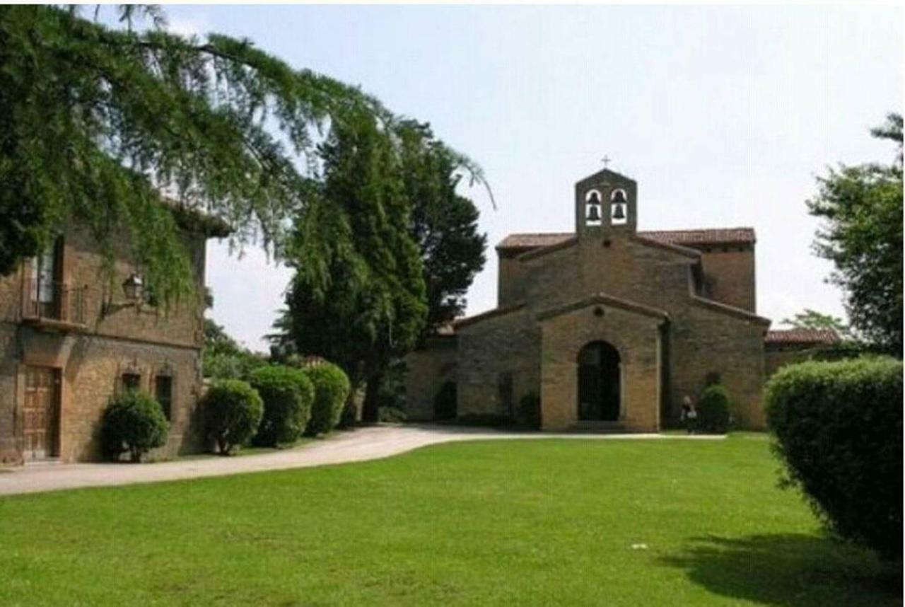 Apartamento "Los Prados" Wifi Y Parking Oviedo Exteriér fotografie