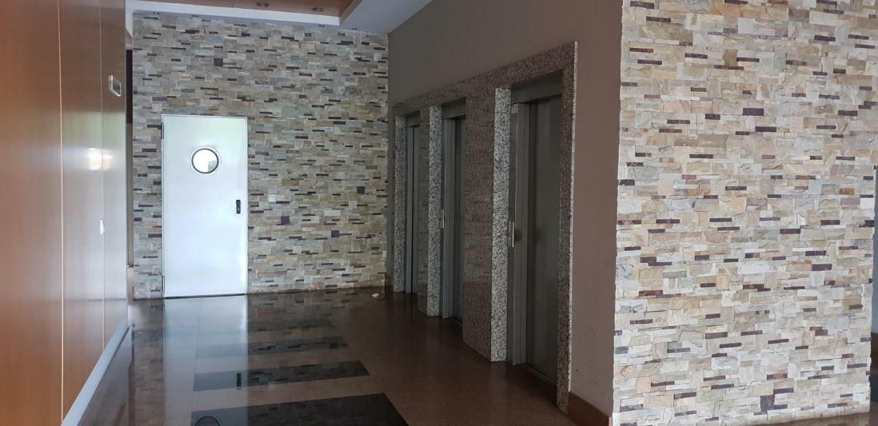 Apartamento "Los Prados" Wifi Y Parking Oviedo Exteriér fotografie